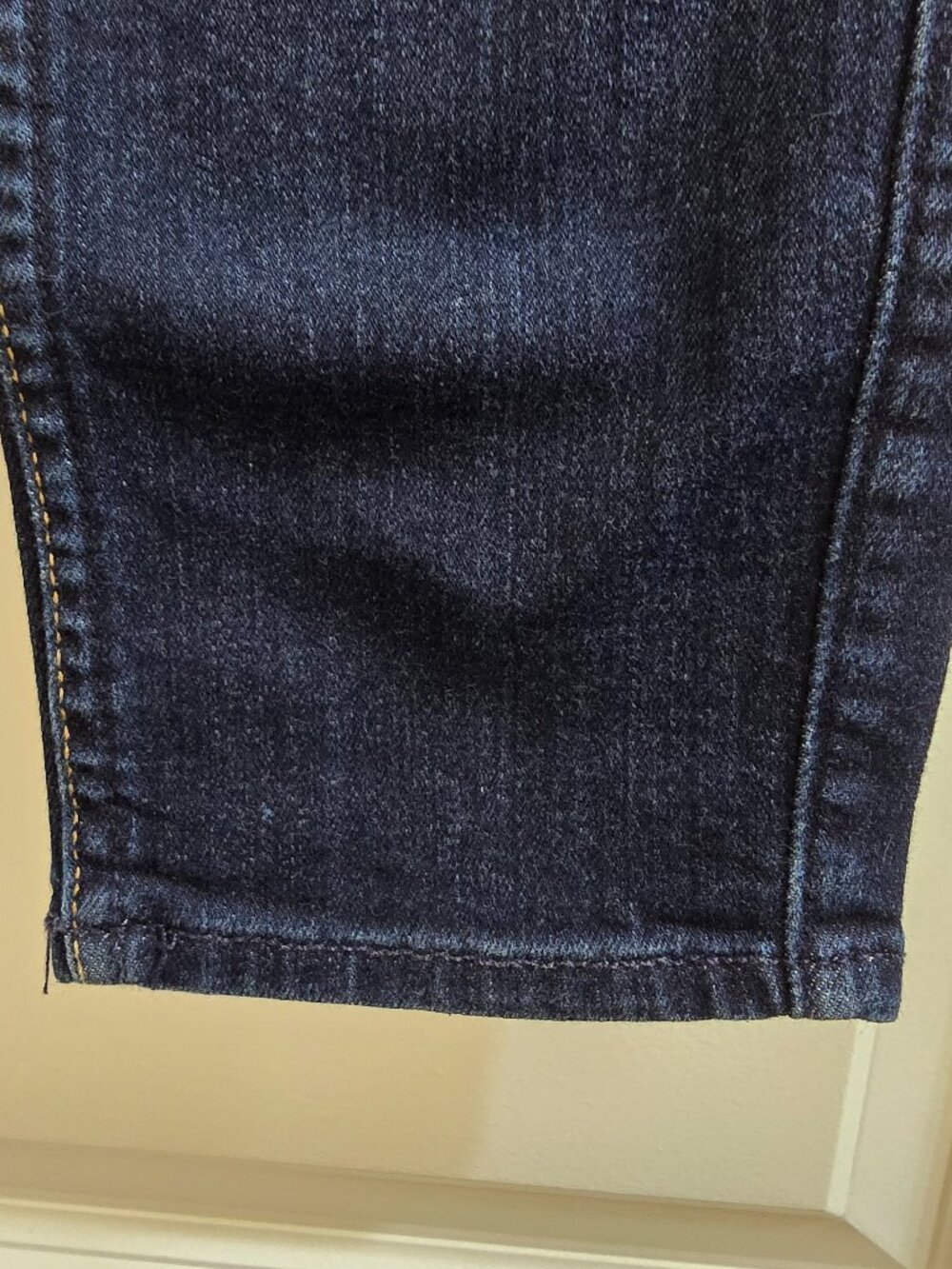 7 for All Mankind Women's Kimmie Crop - Dark Wash - Picture 2 of 8